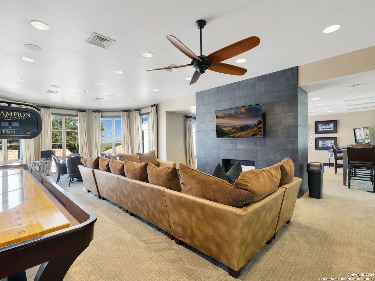 14 Duxbury Park