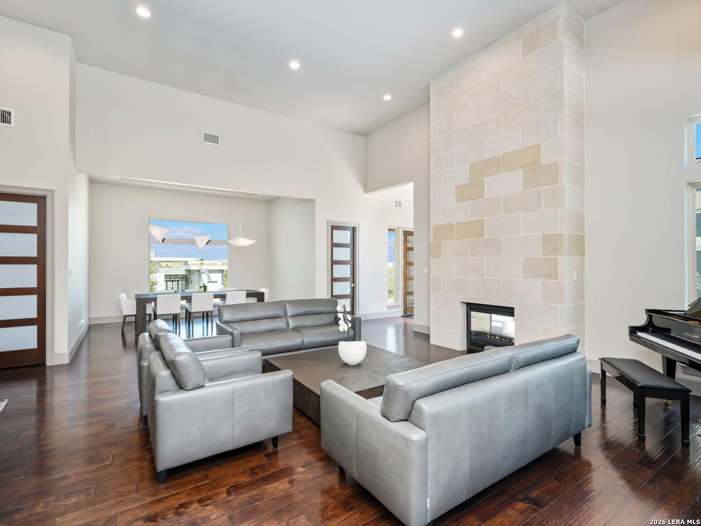 23214 Edens Canyon