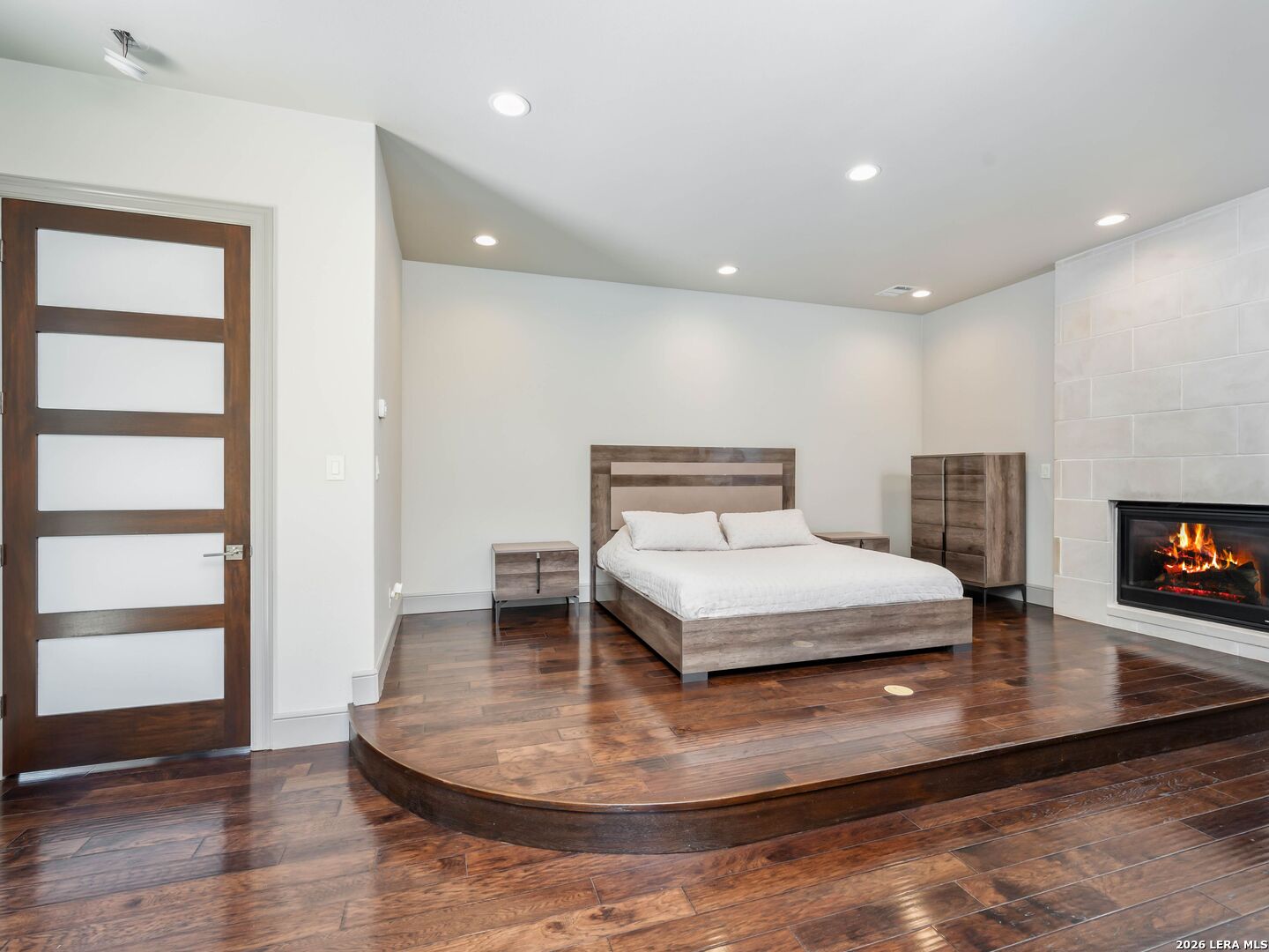 23214 Edens Canyon