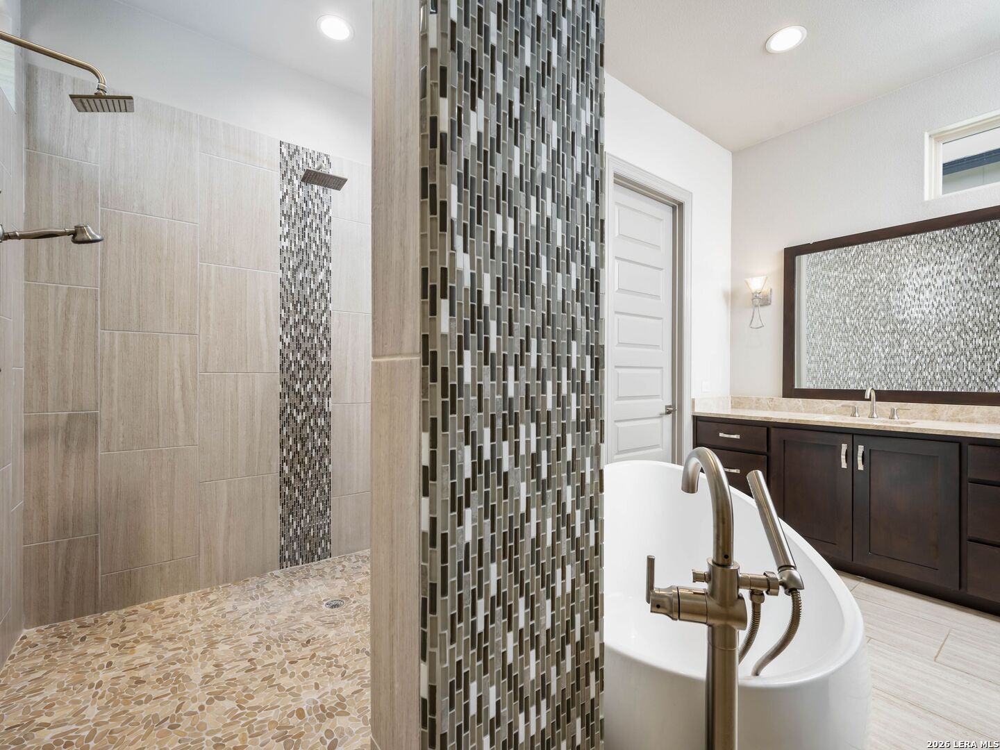 23214 Edens Canyon