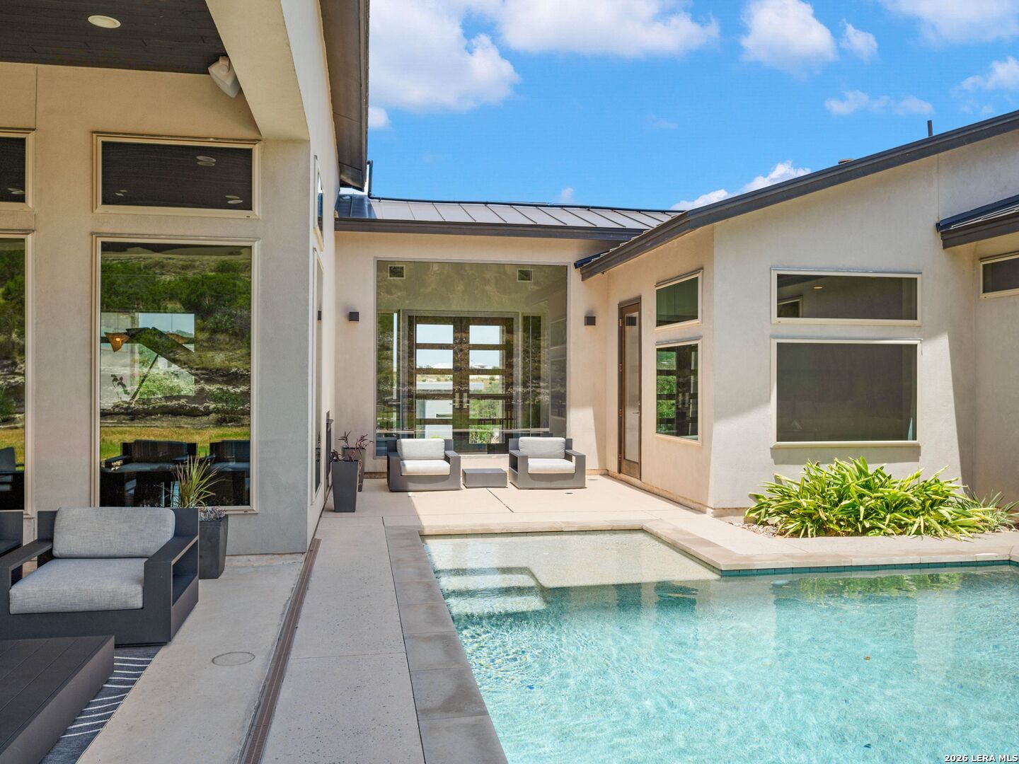 23214 Edens Canyon
