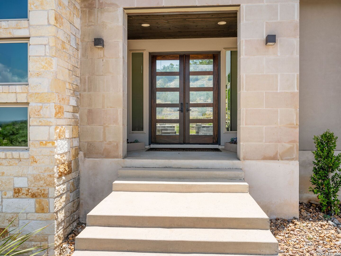 23214 Edens Canyon