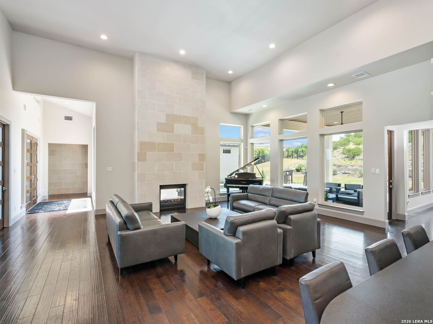 23214 Edens Canyon