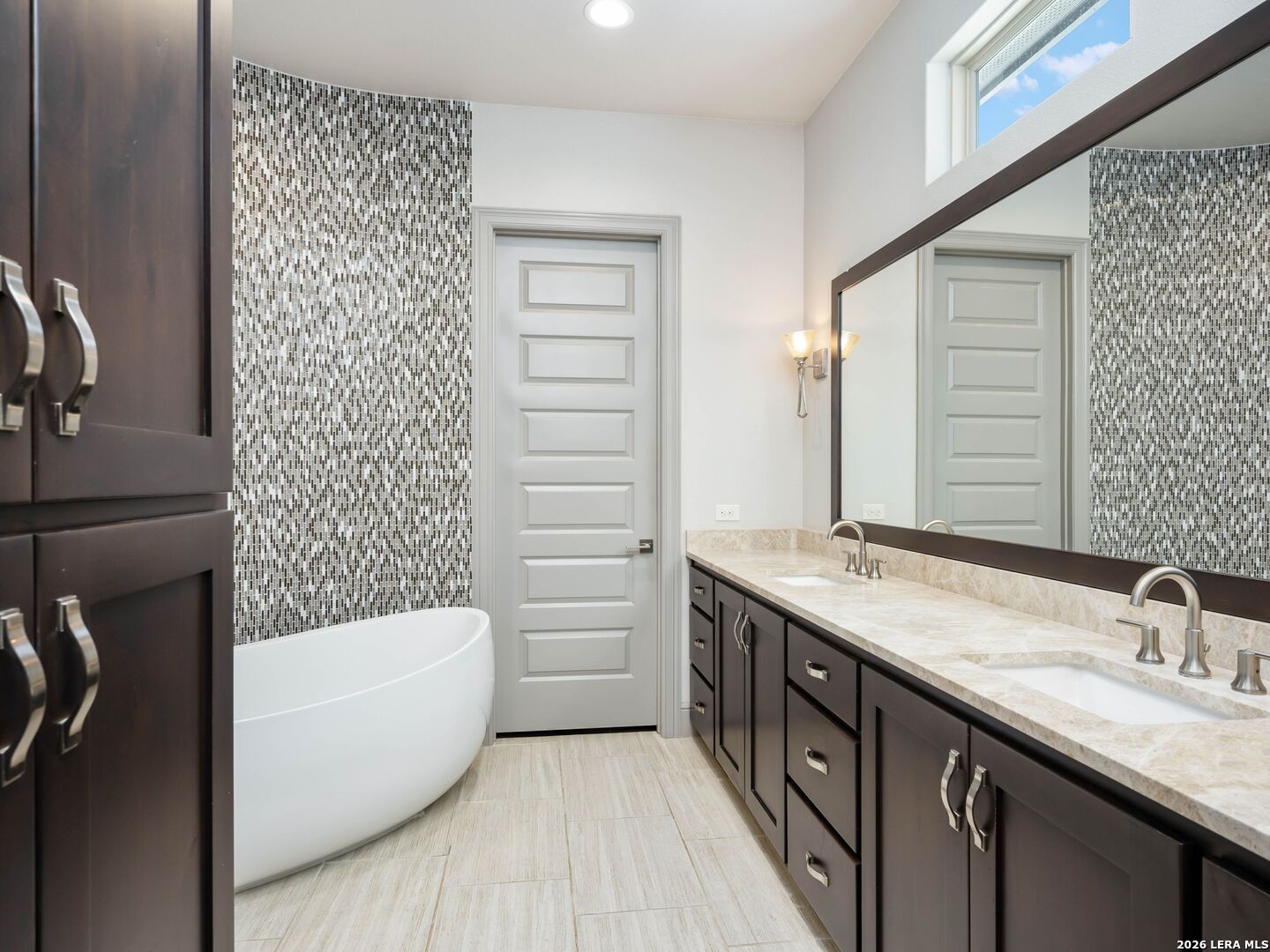 23214 Edens Canyon