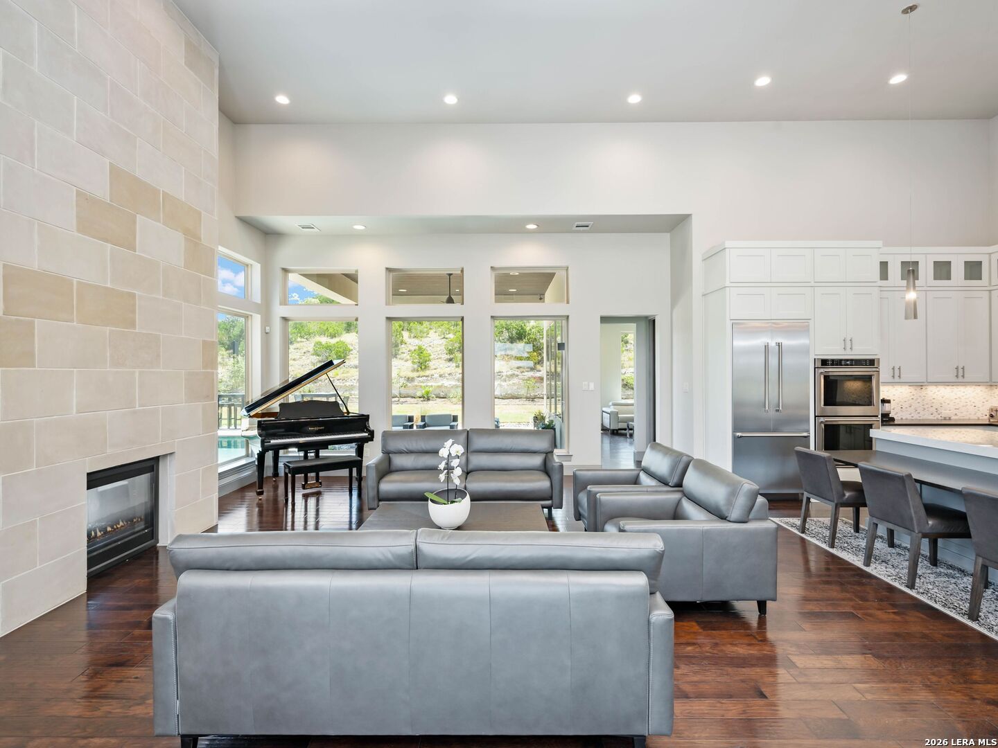 23214 Edens Canyon