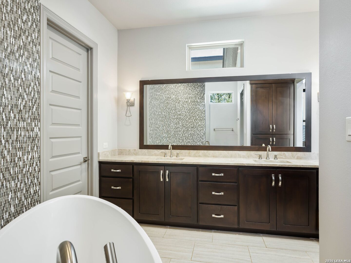 23214 Edens Canyon