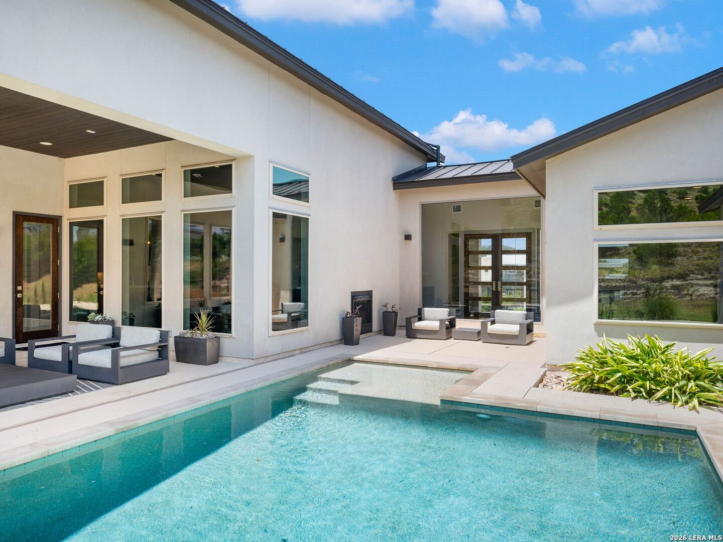 23214 Edens Canyon