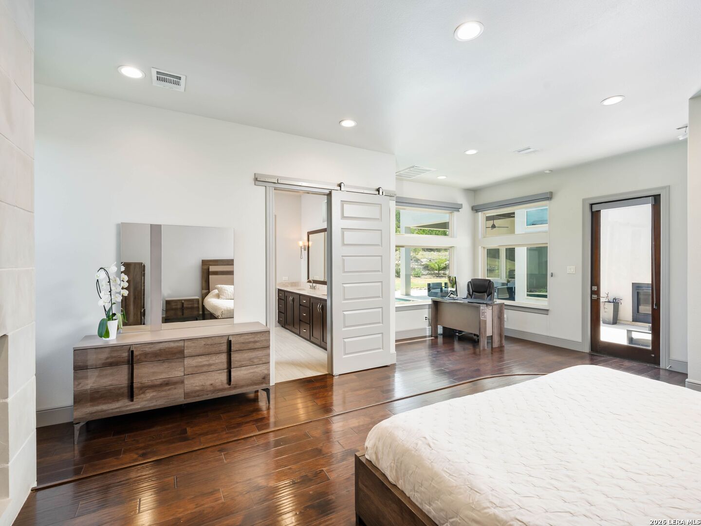 23214 Edens Canyon