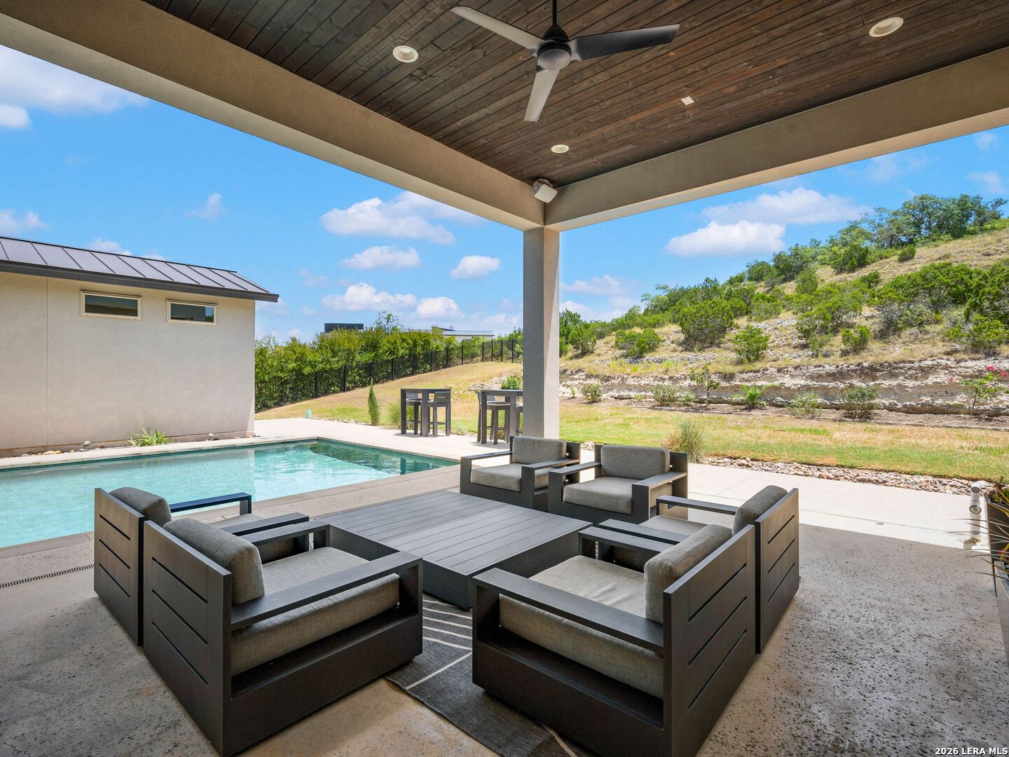 23214 Edens Canyon