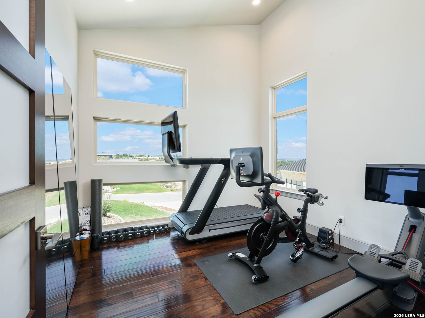 23214 Edens Canyon
