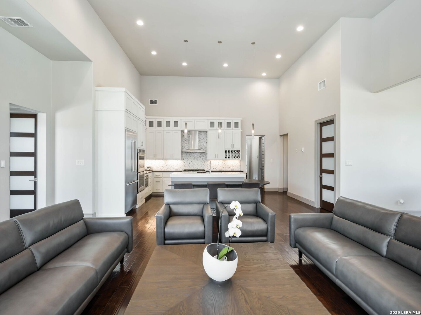 23214 Edens Canyon