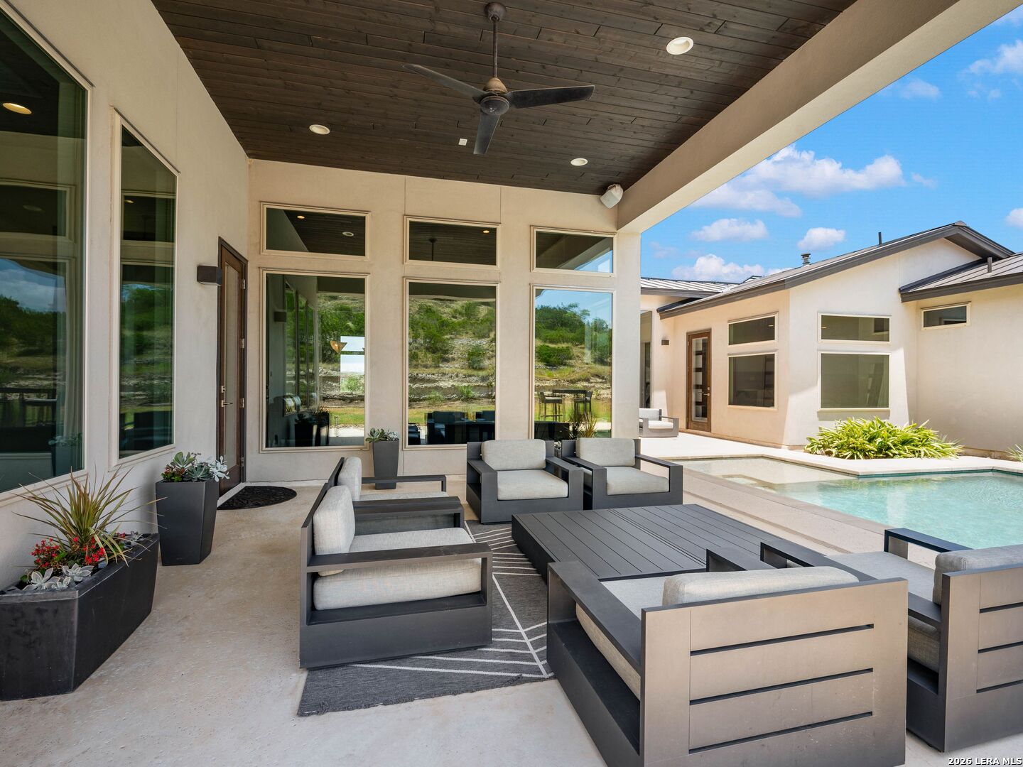 23214 Edens Canyon