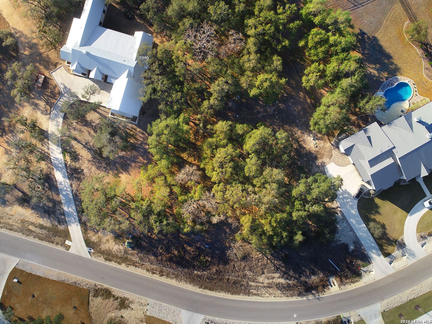 942 Maximino Ridge