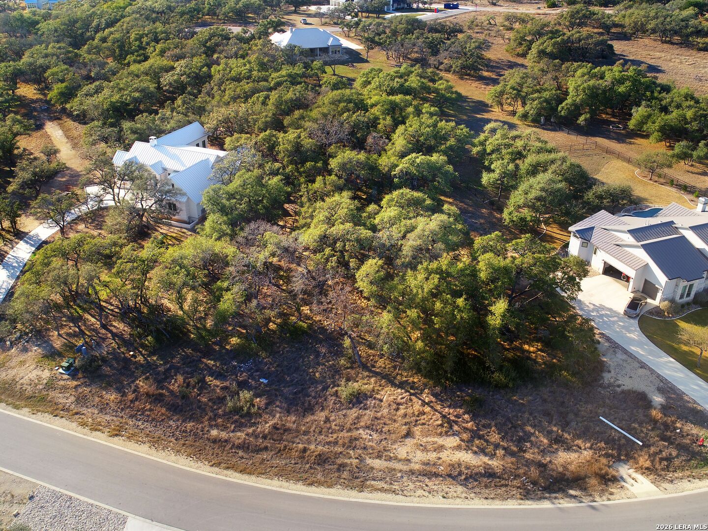 942 Maximino Ridge