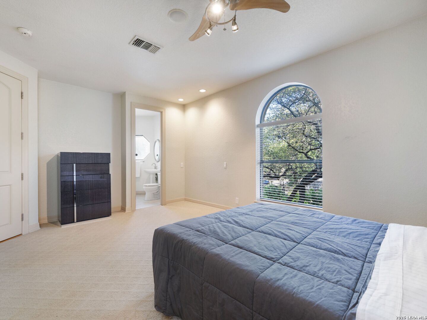 3 Birnam Oaks