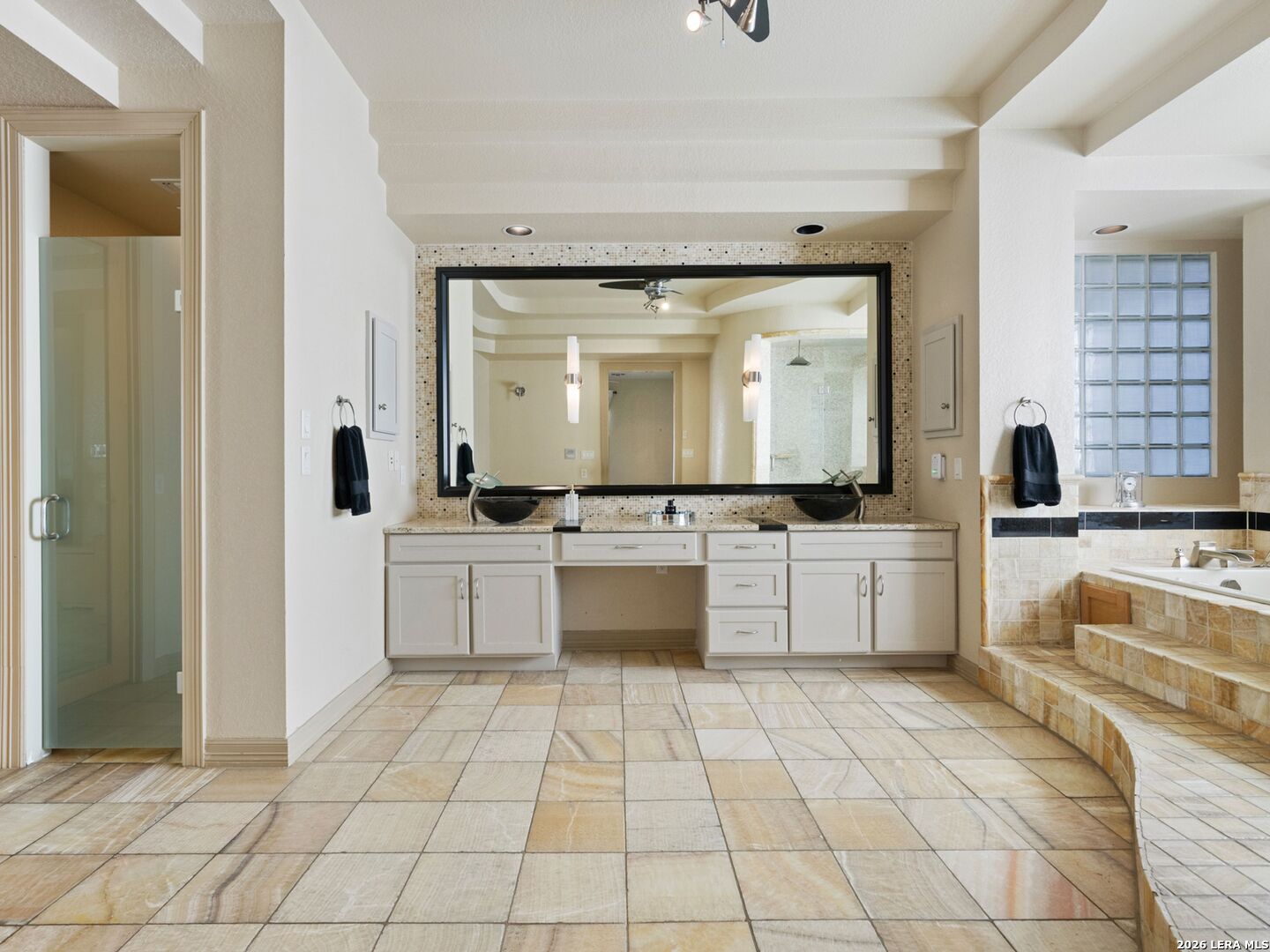3 Birnam Oaks