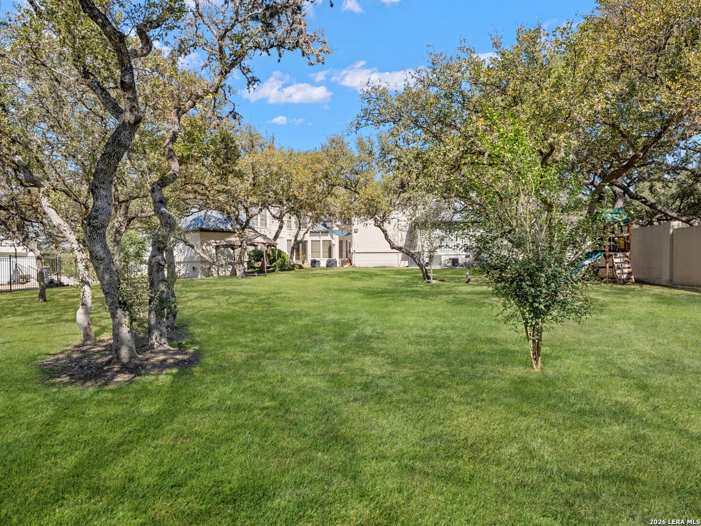 3 Birnam Oaks