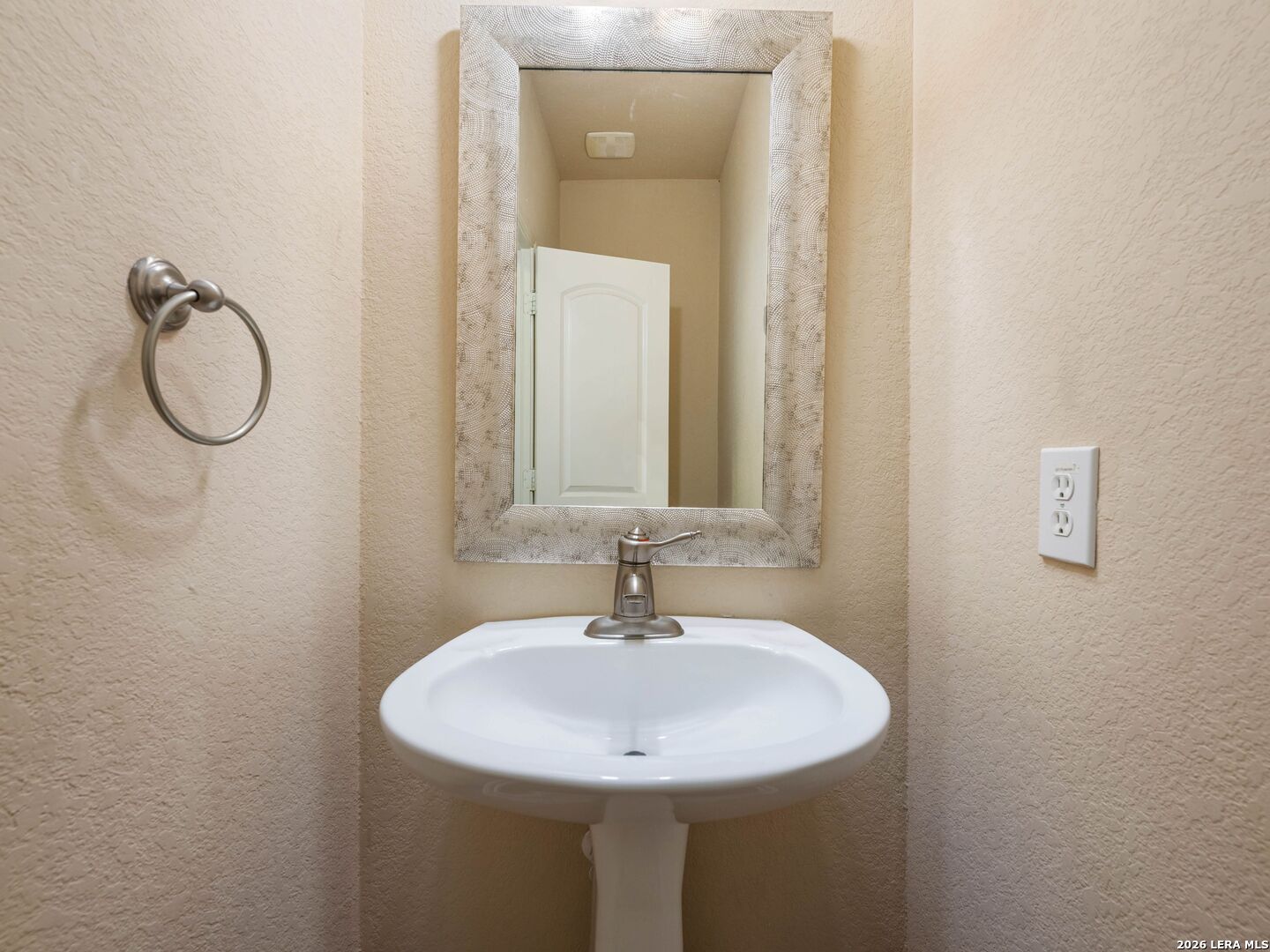 2747 Trinity View