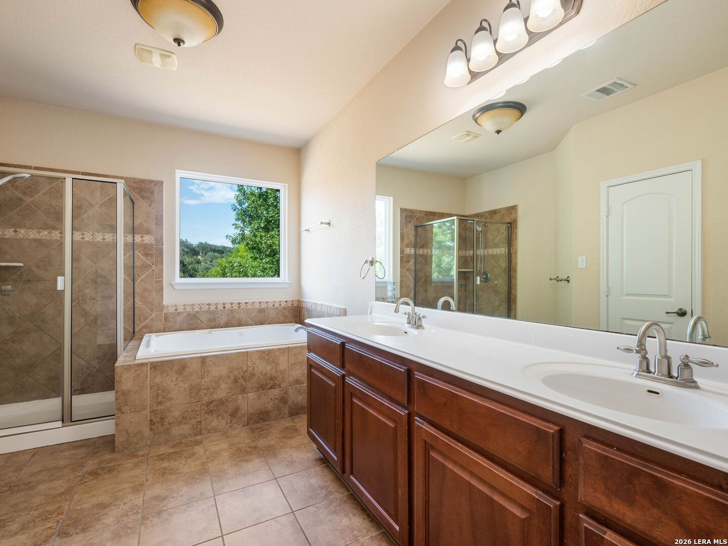 2747 Trinity View