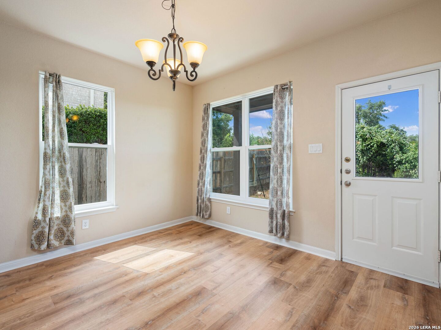 2747 Trinity View