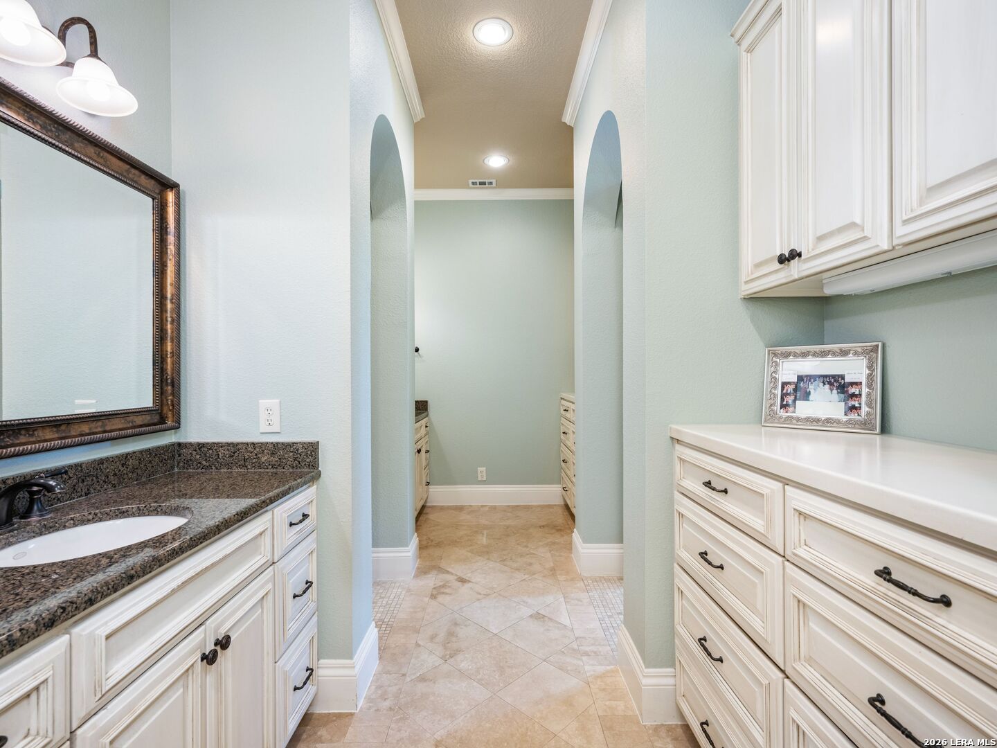 10 Royal Gardens Drive