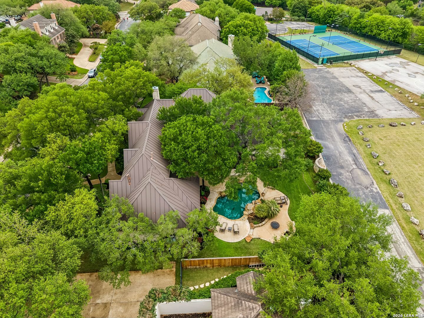 10 Royal Gardens Drive