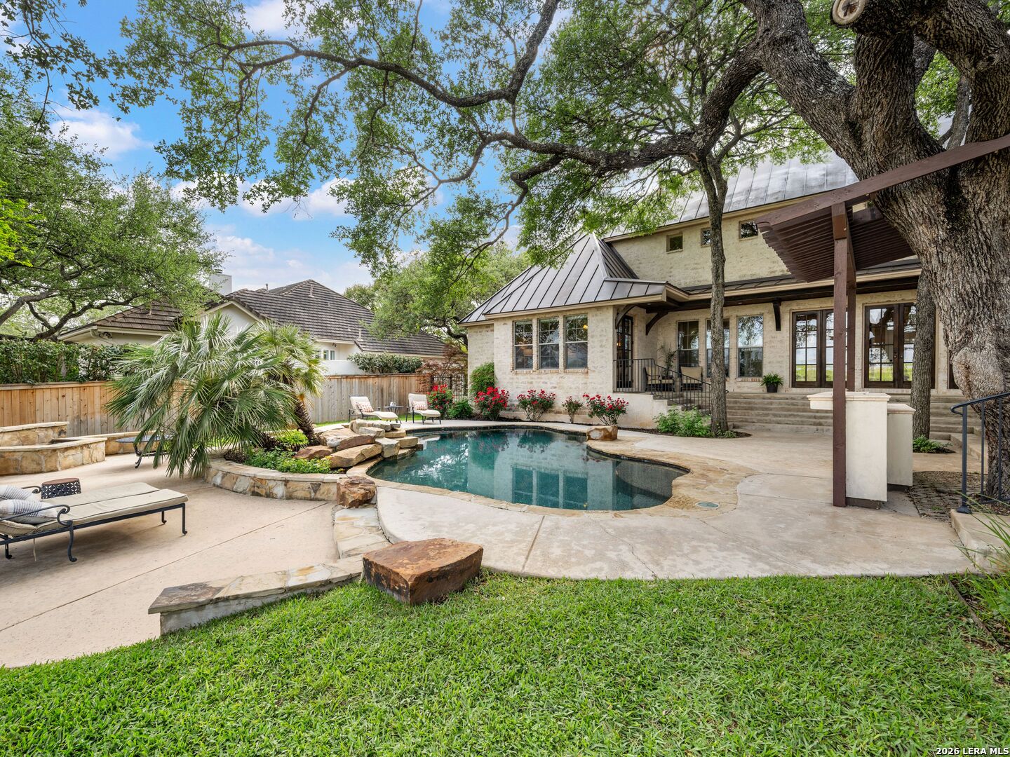 10 Royal Gardens Drive