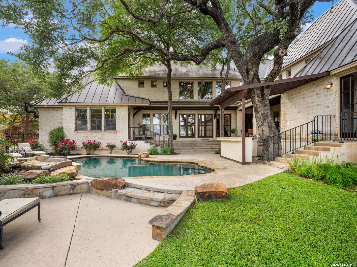 10 Royal Gardens Drive