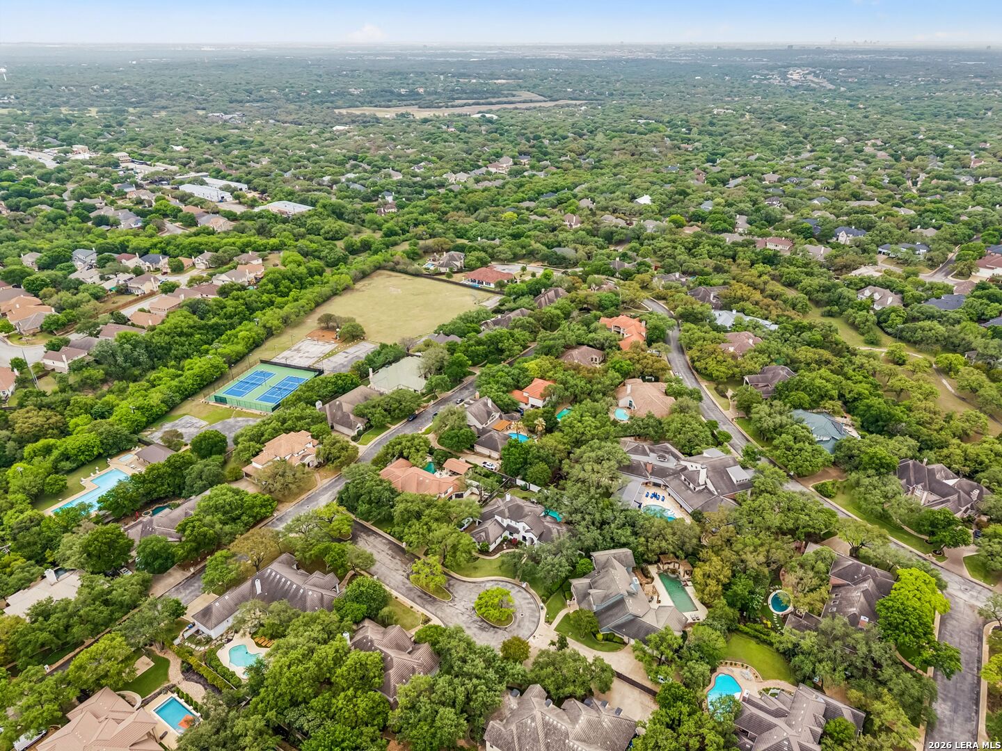 10 Royal Gardens Drive