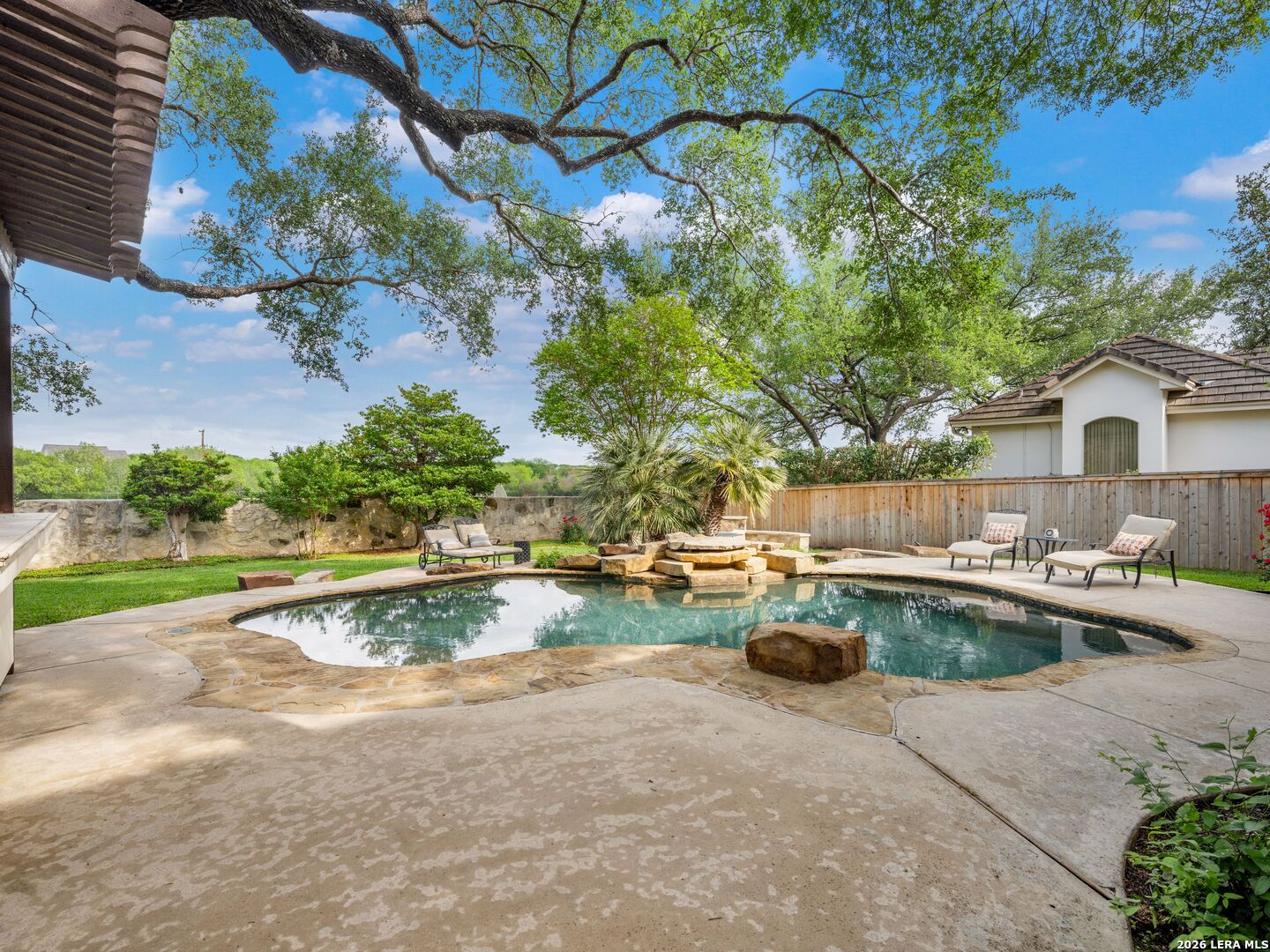 10 Royal Gardens Drive