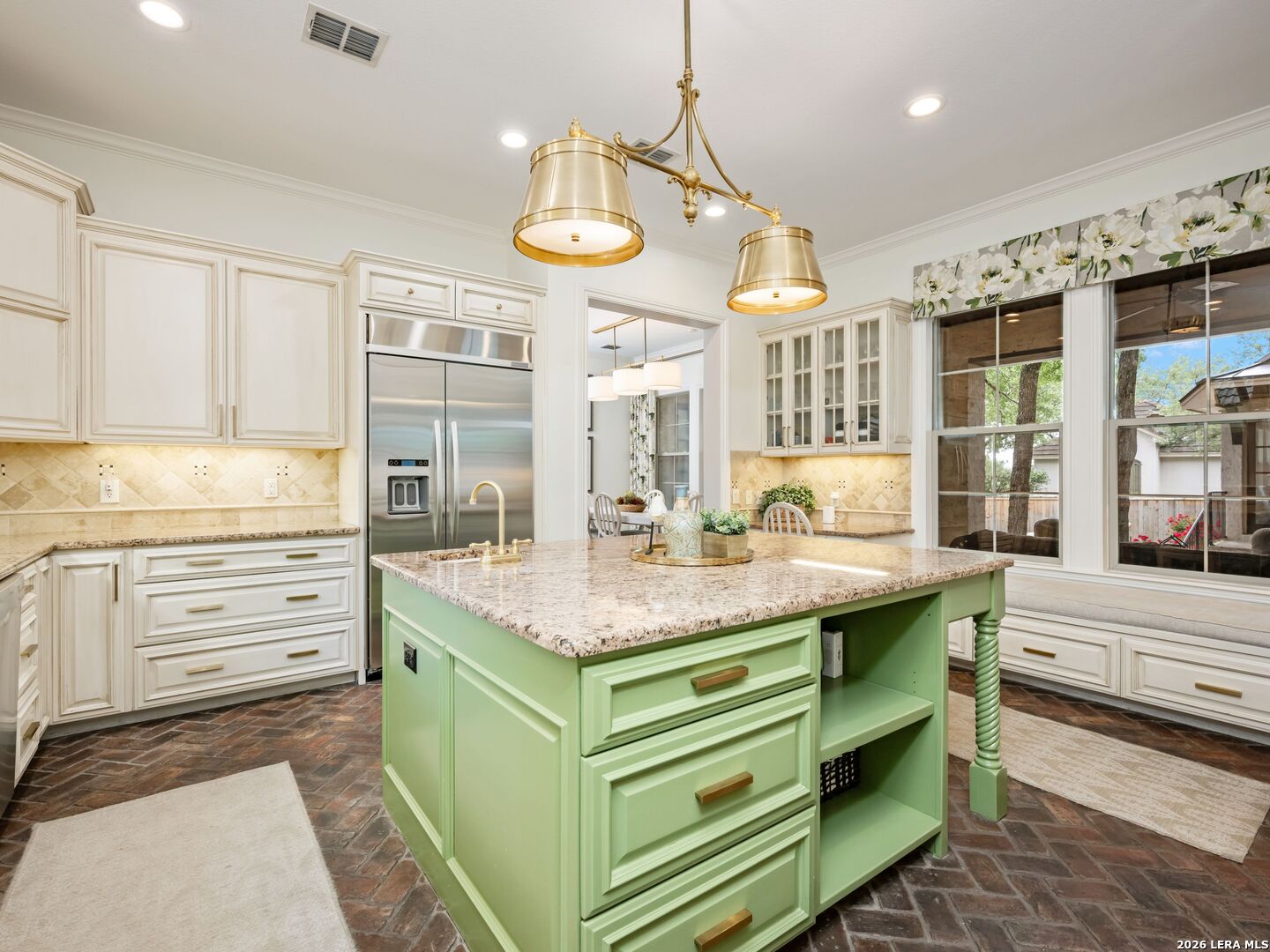 10 Royal Gardens Drive