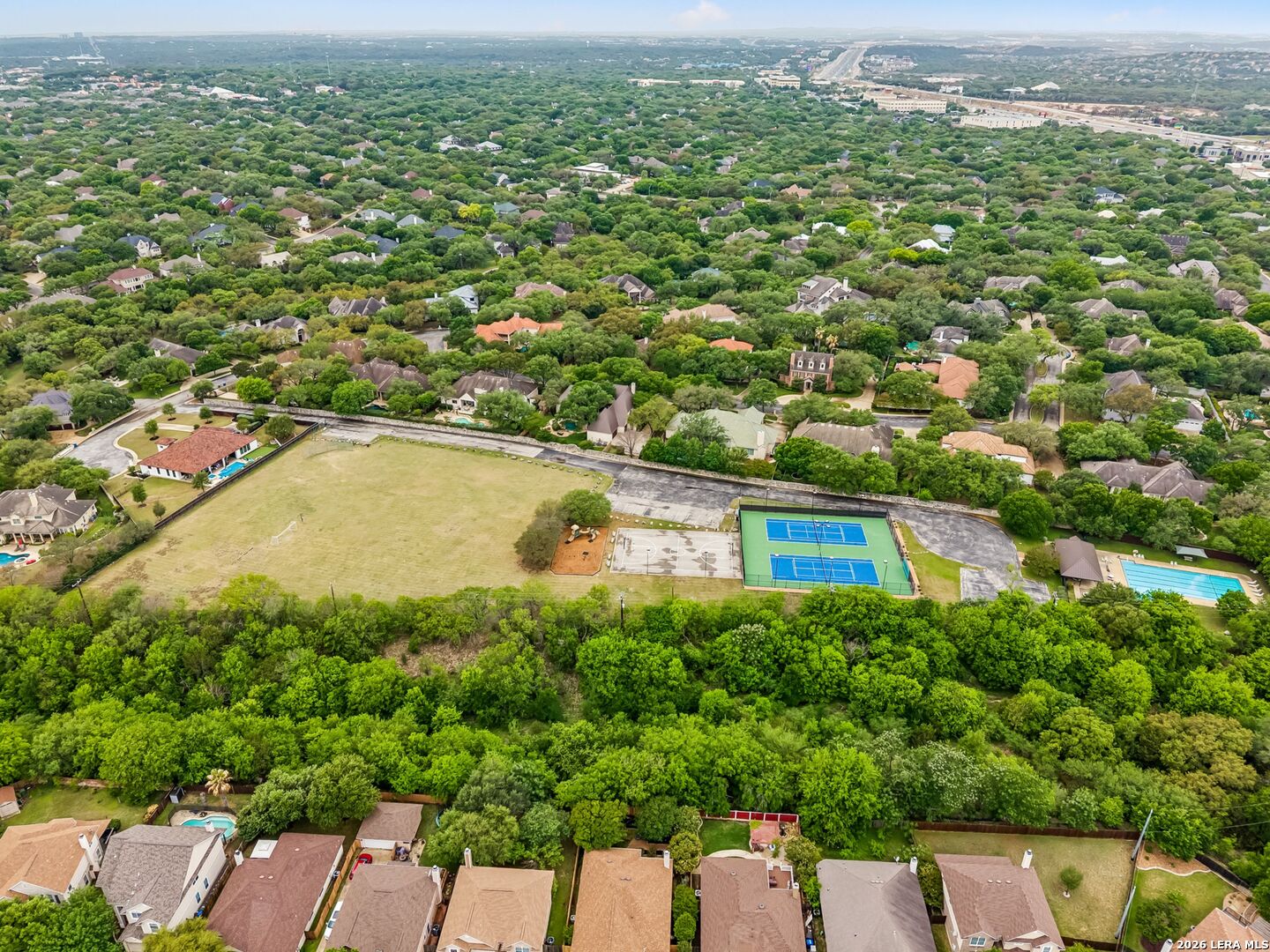 10 Royal Gardens Drive