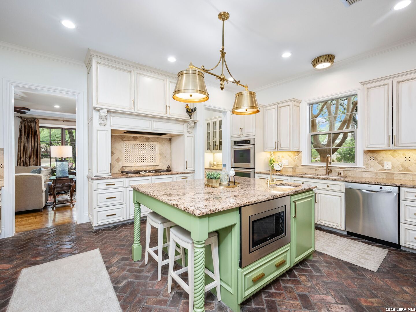 10 Royal Gardens Drive