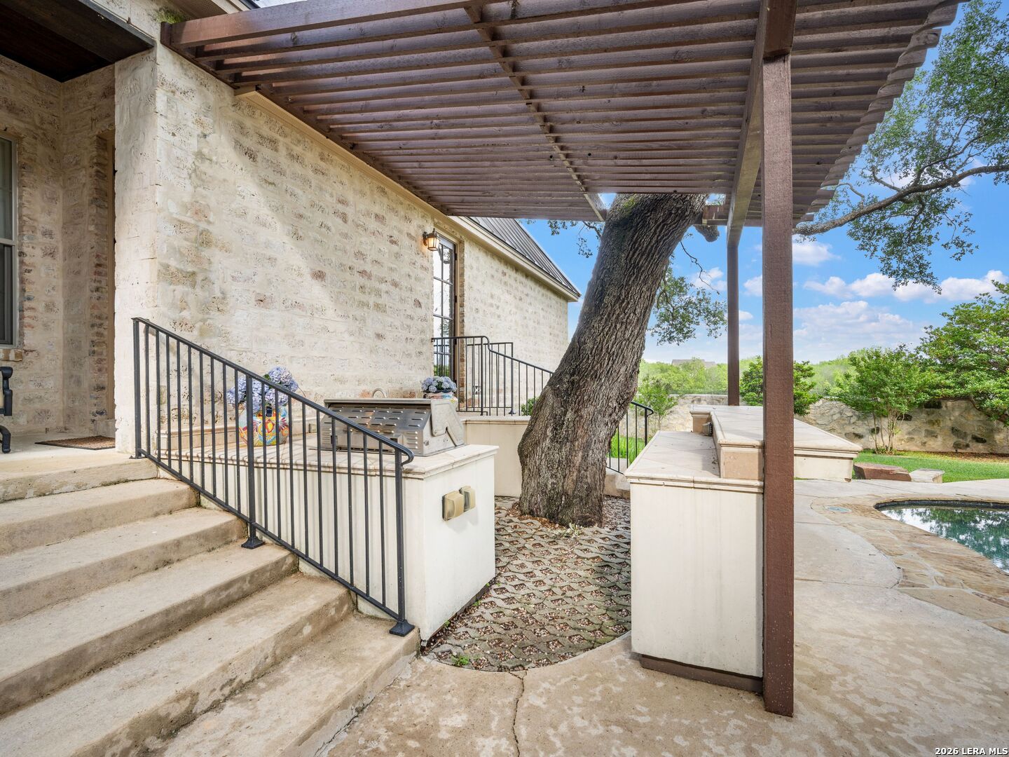 10 Royal Gardens Drive