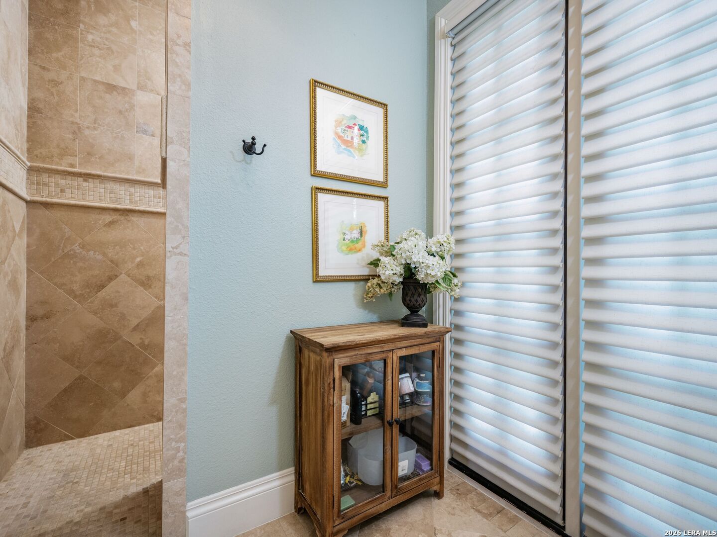 10 Royal Gardens Drive