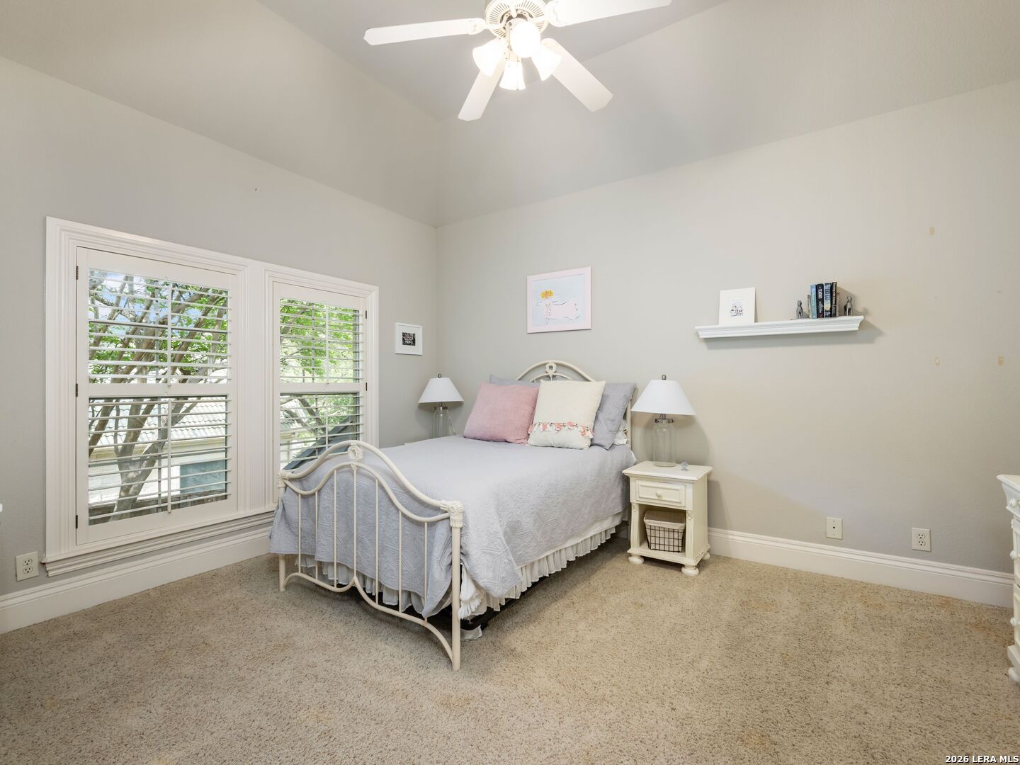 10 Royal Gardens Drive