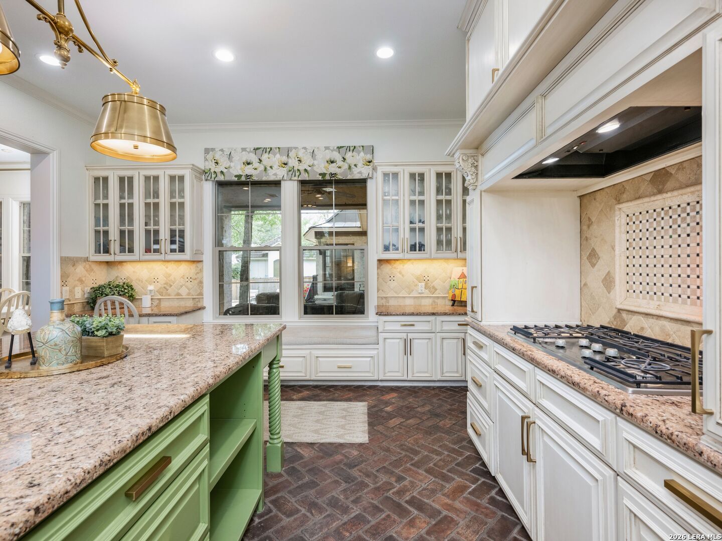 10 Royal Gardens Drive