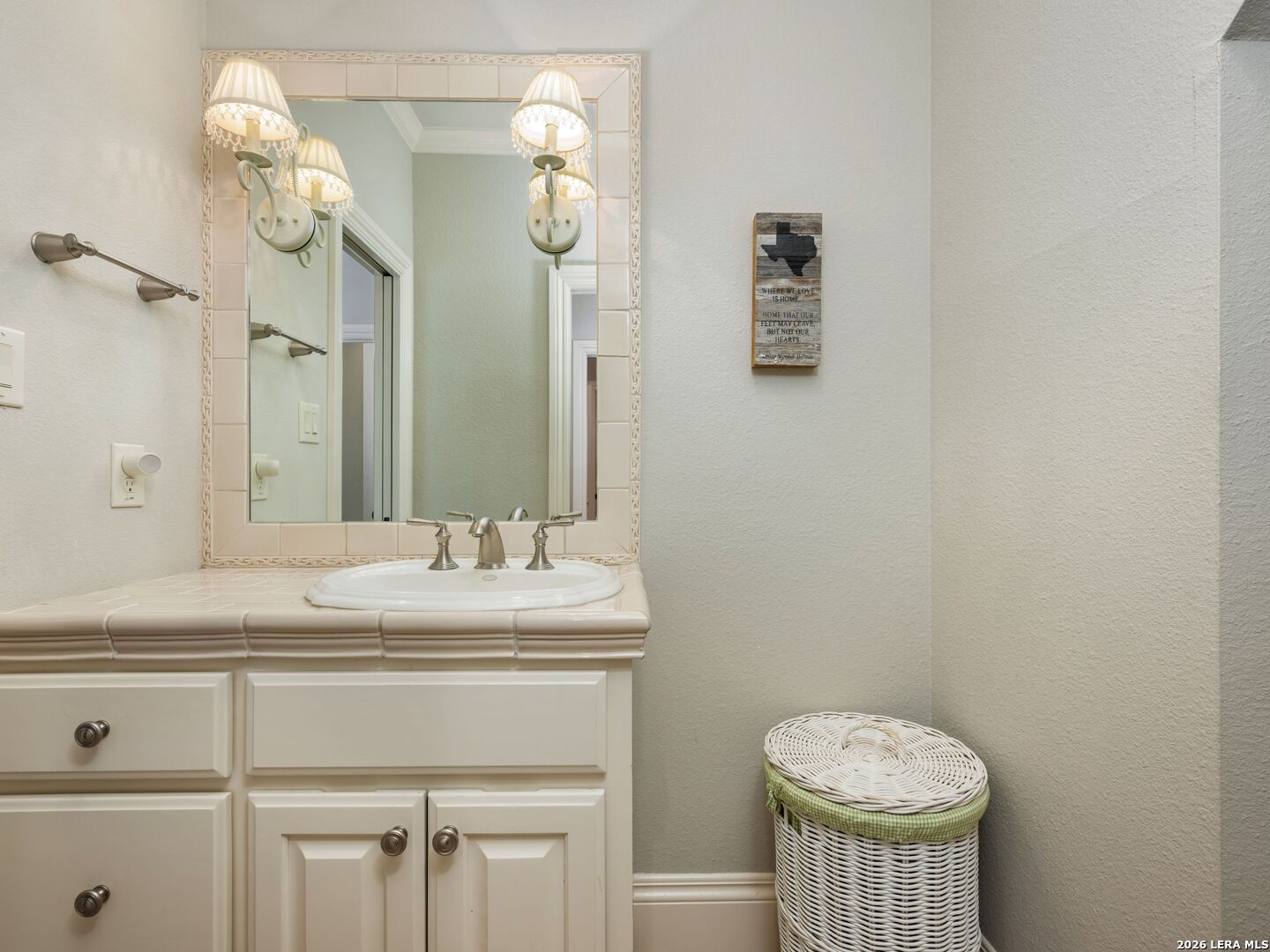 10 Royal Gardens Drive