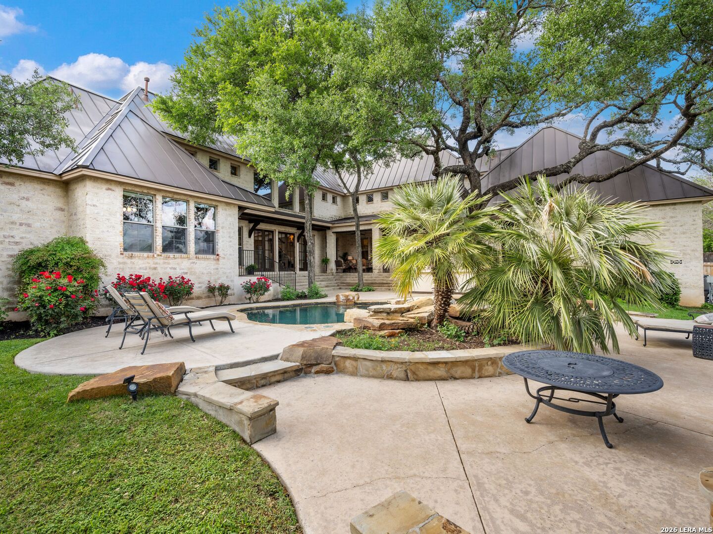 10 Royal Gardens Drive