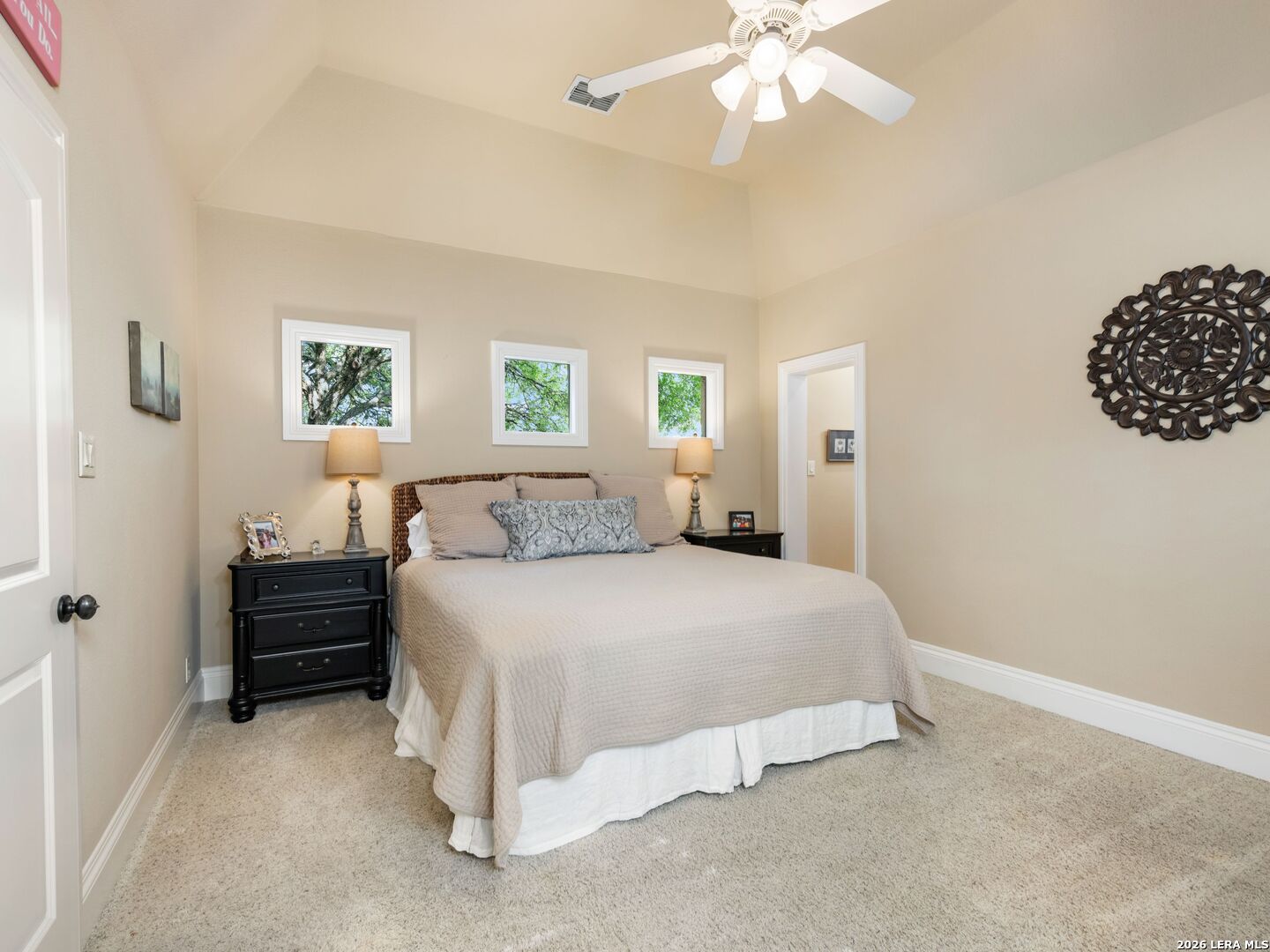 10 Royal Gardens Drive