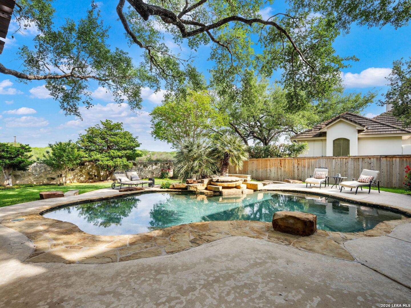 10 Royal Gardens Drive