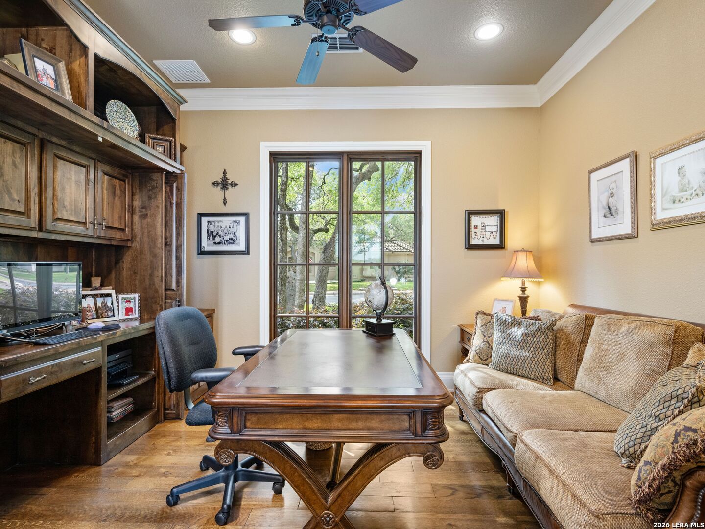 10 Royal Gardens Drive