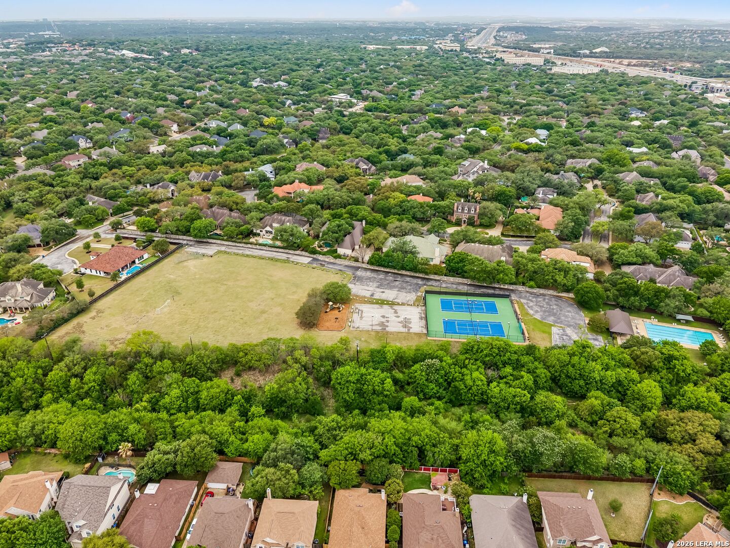 10 Royal Gardens Drive