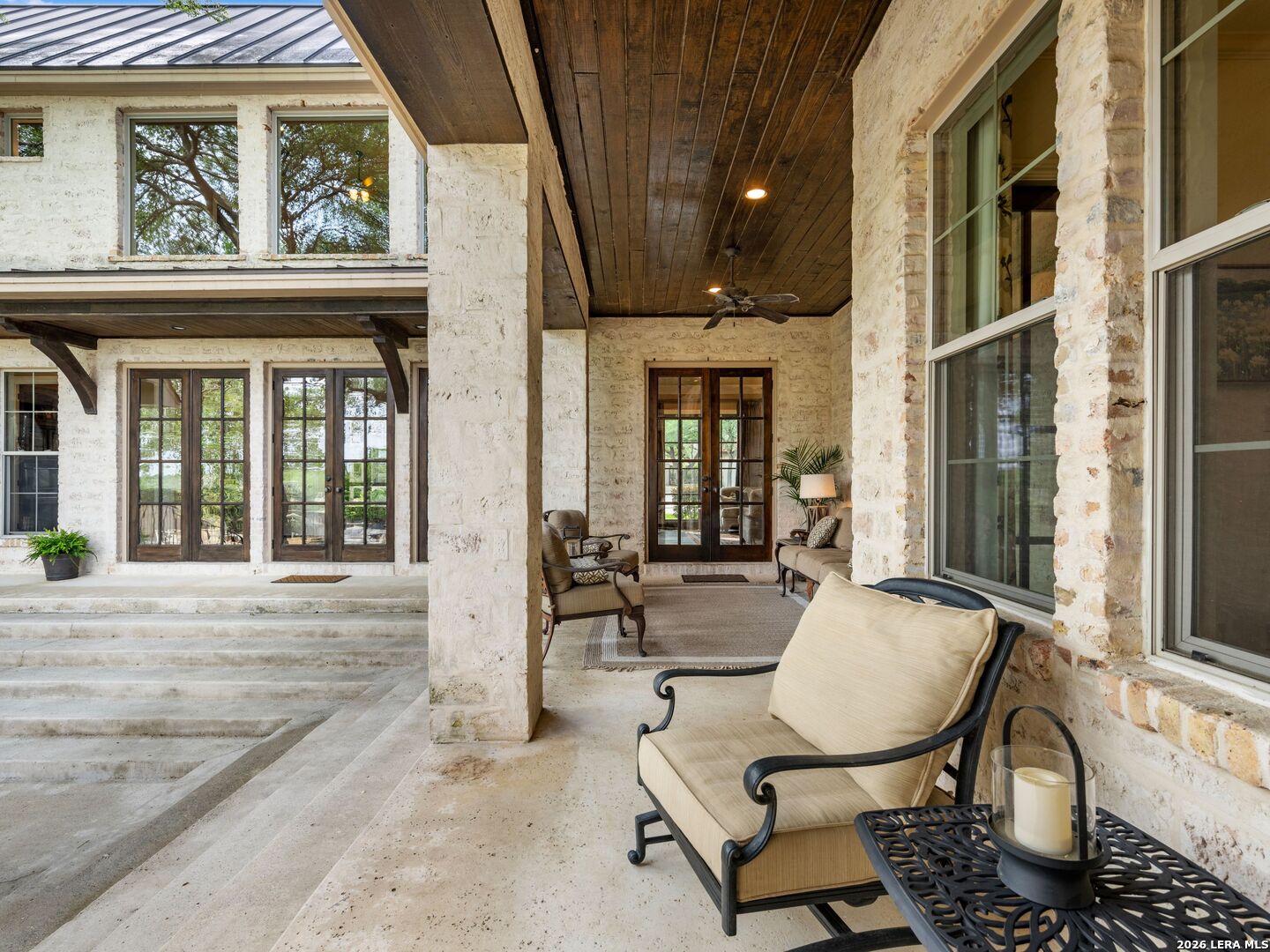 10 Royal Gardens Drive