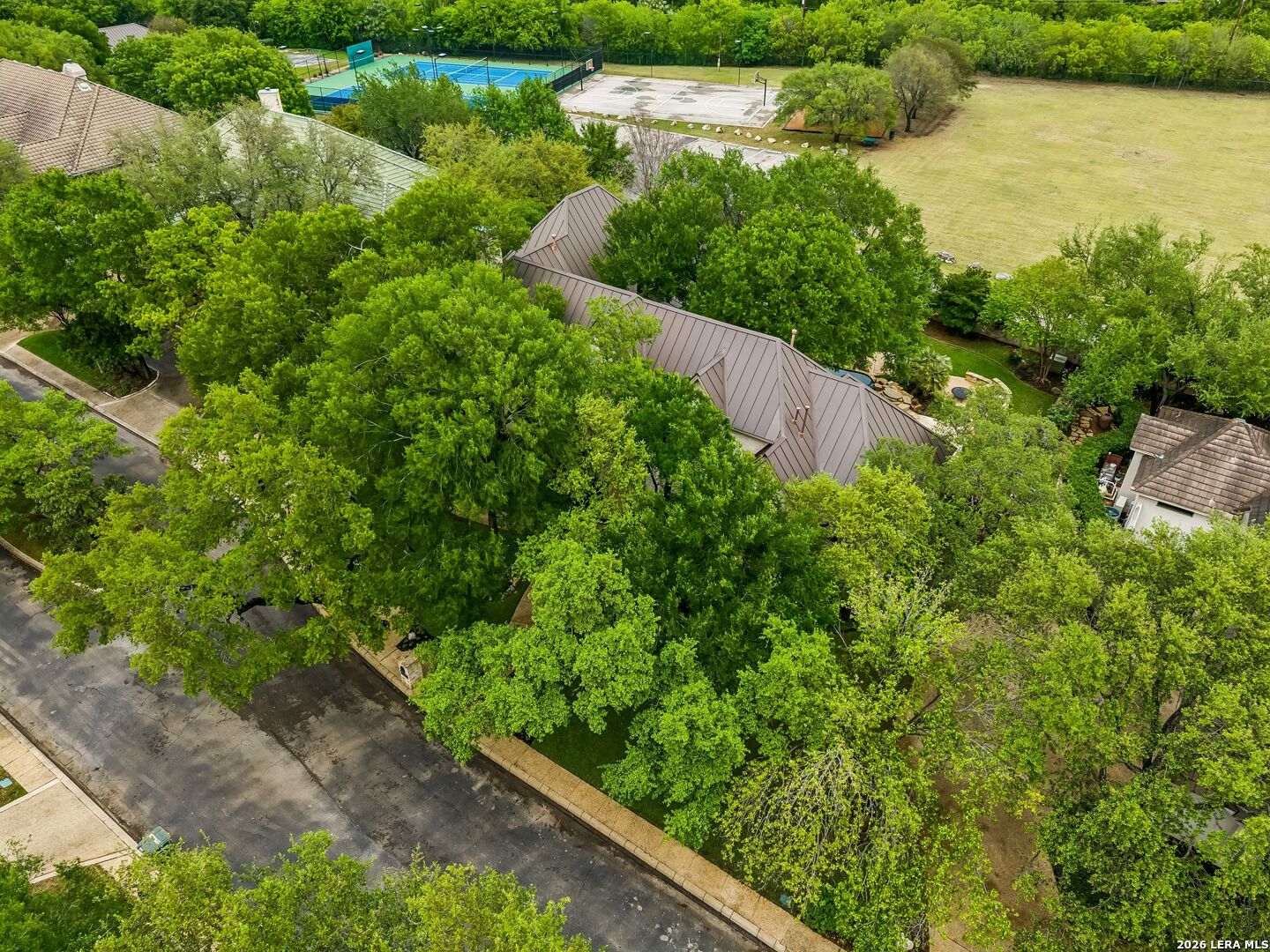 10 Royal Gardens Drive