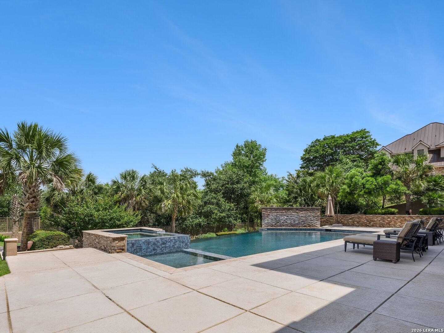 11 Davenport Ln