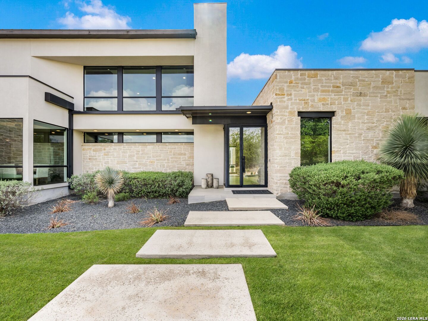 211 Wellesley Hill