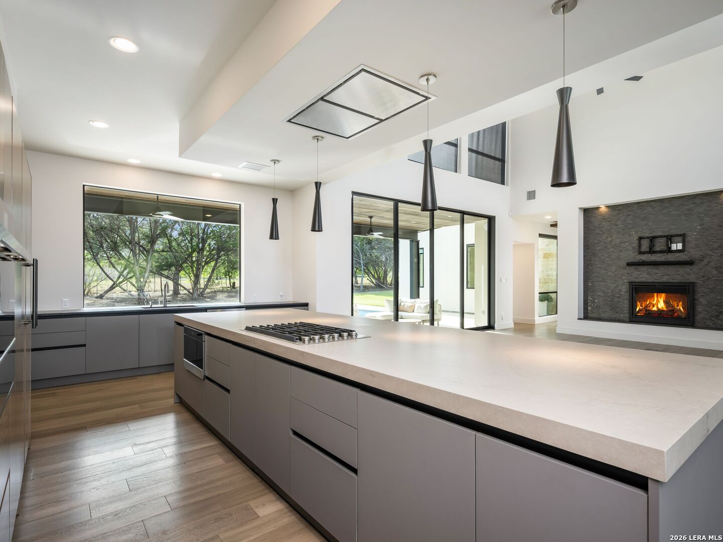 211 Wellesley Hill