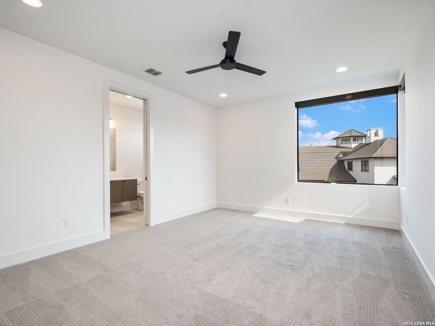 211 Wellesley Hill