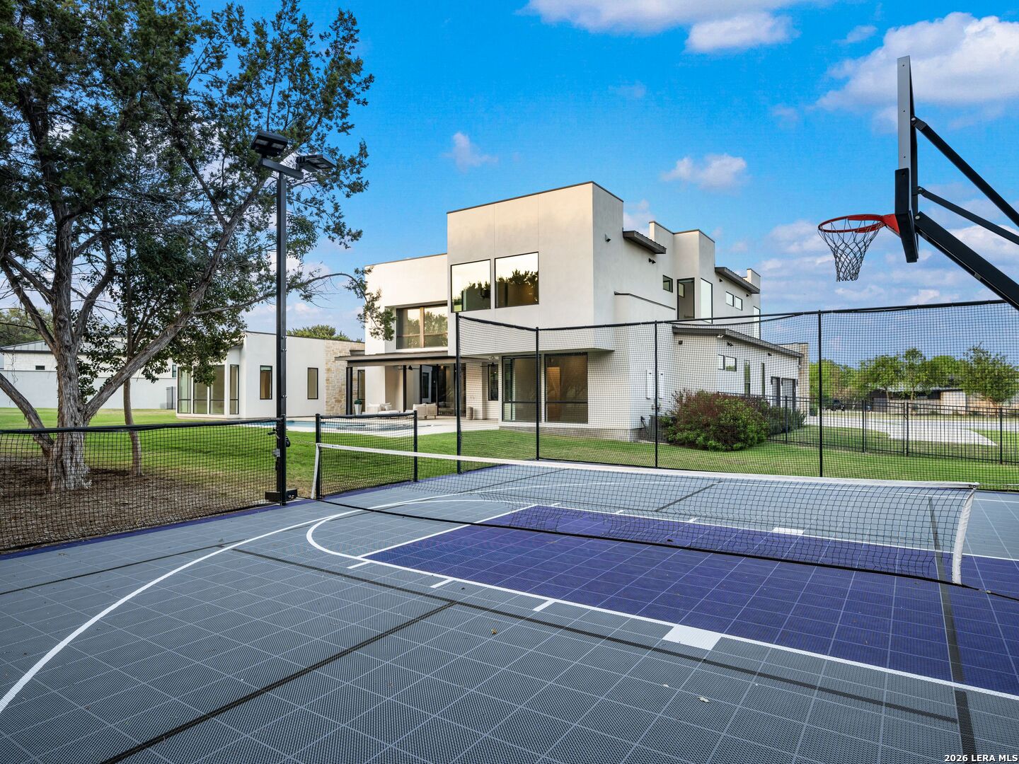 211 Wellesley Hill